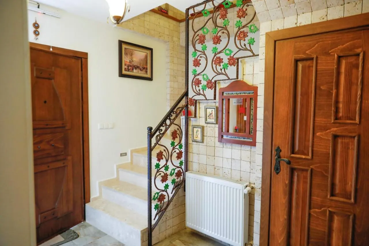 Villa Lotus Butik Otel セェフェリヒサール ホームステイ