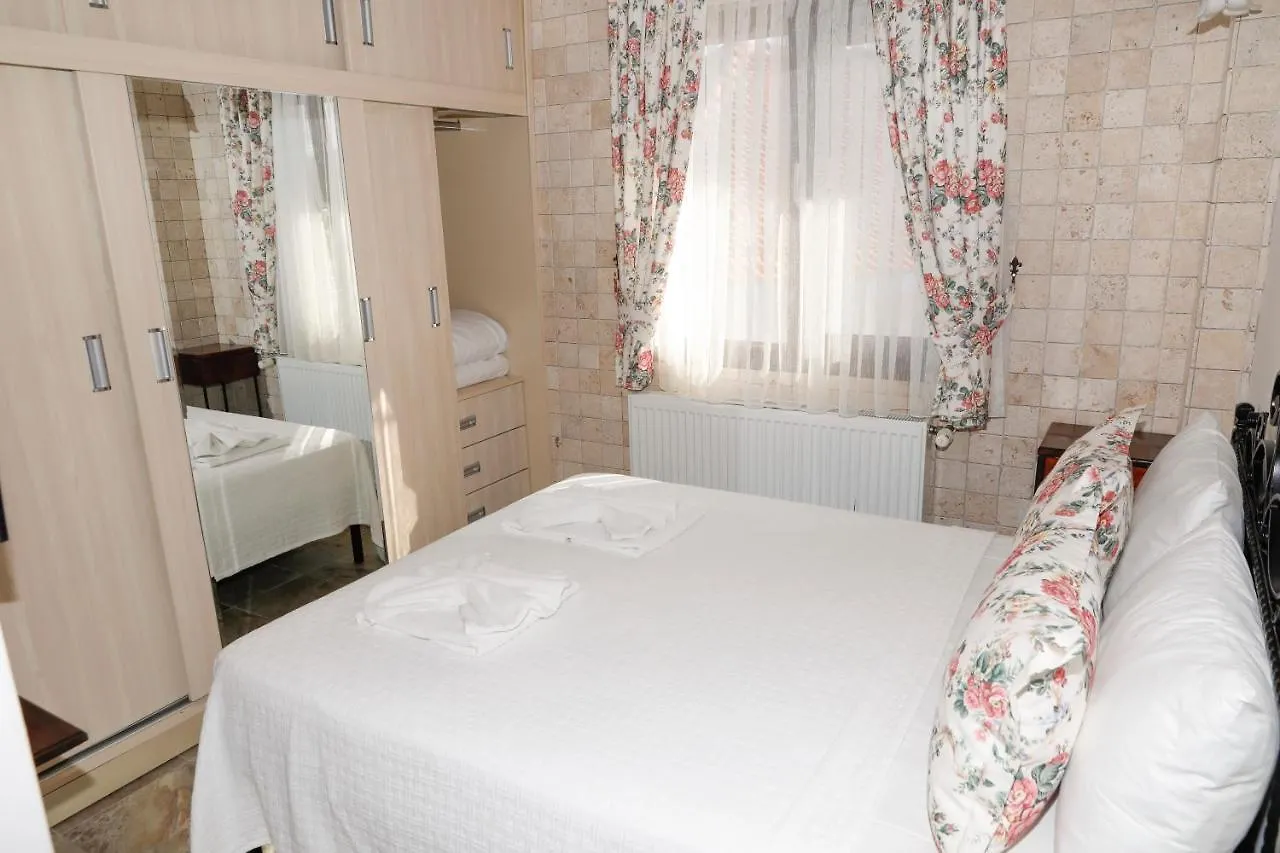 ホームステイ Villa Lotus Butik Otel セェフェリヒサール